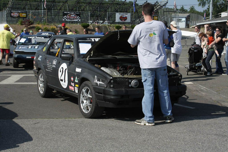 Illustration for article titled The 24 Hours Of LeMons New England 2009 Über Gallery, Part 2